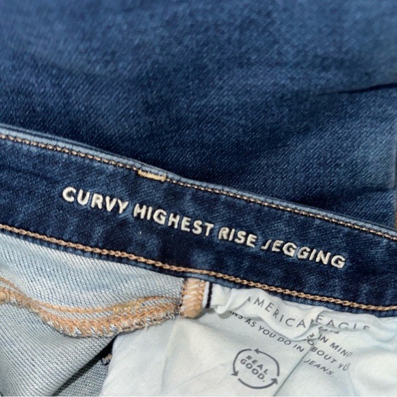 American Eagle Outfitters Women's Distressed Blue curvy highest rise jegging - Picture 2 of 4